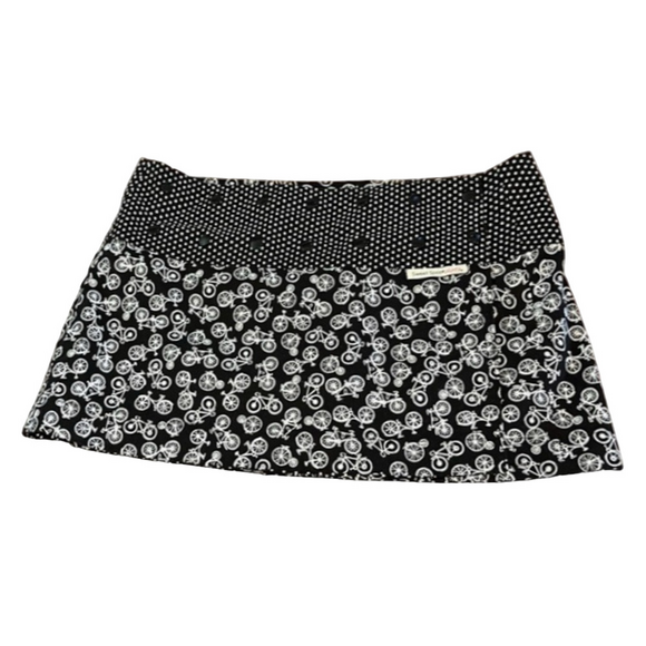 Sweet Spot Skirt, reversible/adjustable skirt, bike pattern. - Picture 1 of 6